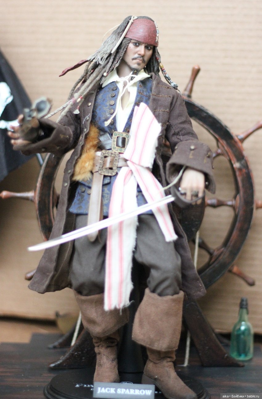 Фигурка Джека Воробья от Hot Toys