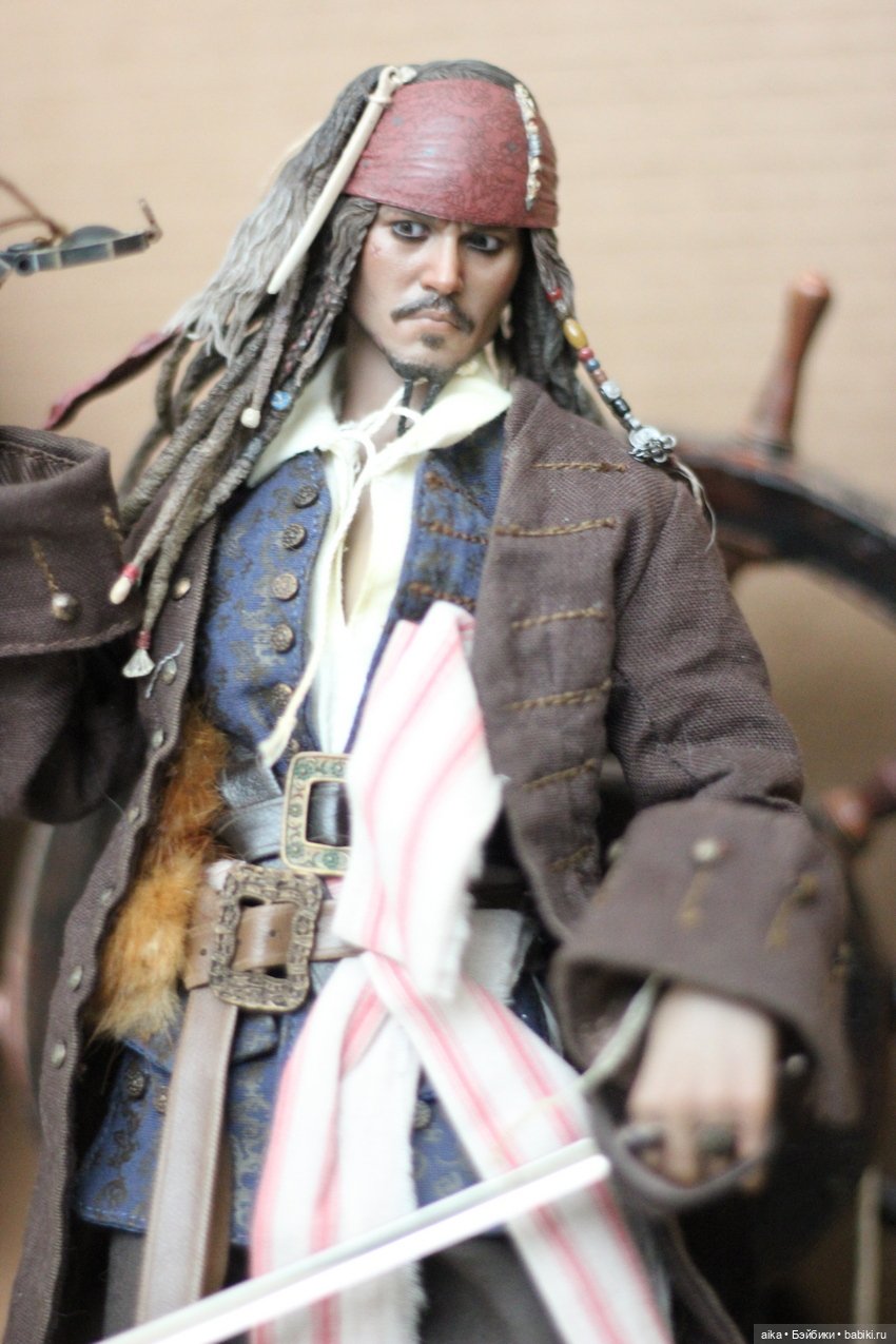 Фигурка Джека Воробья от Hot Toys