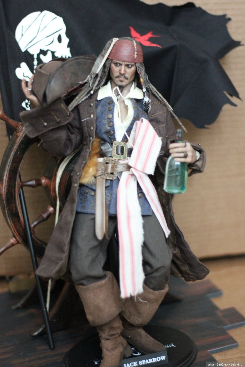 Фигурка Джека Воробья от Hot Toys