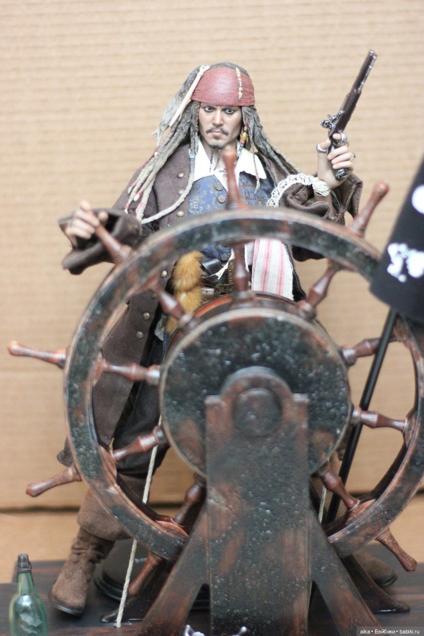 Фигурка Джека Воробья от Hot Toys