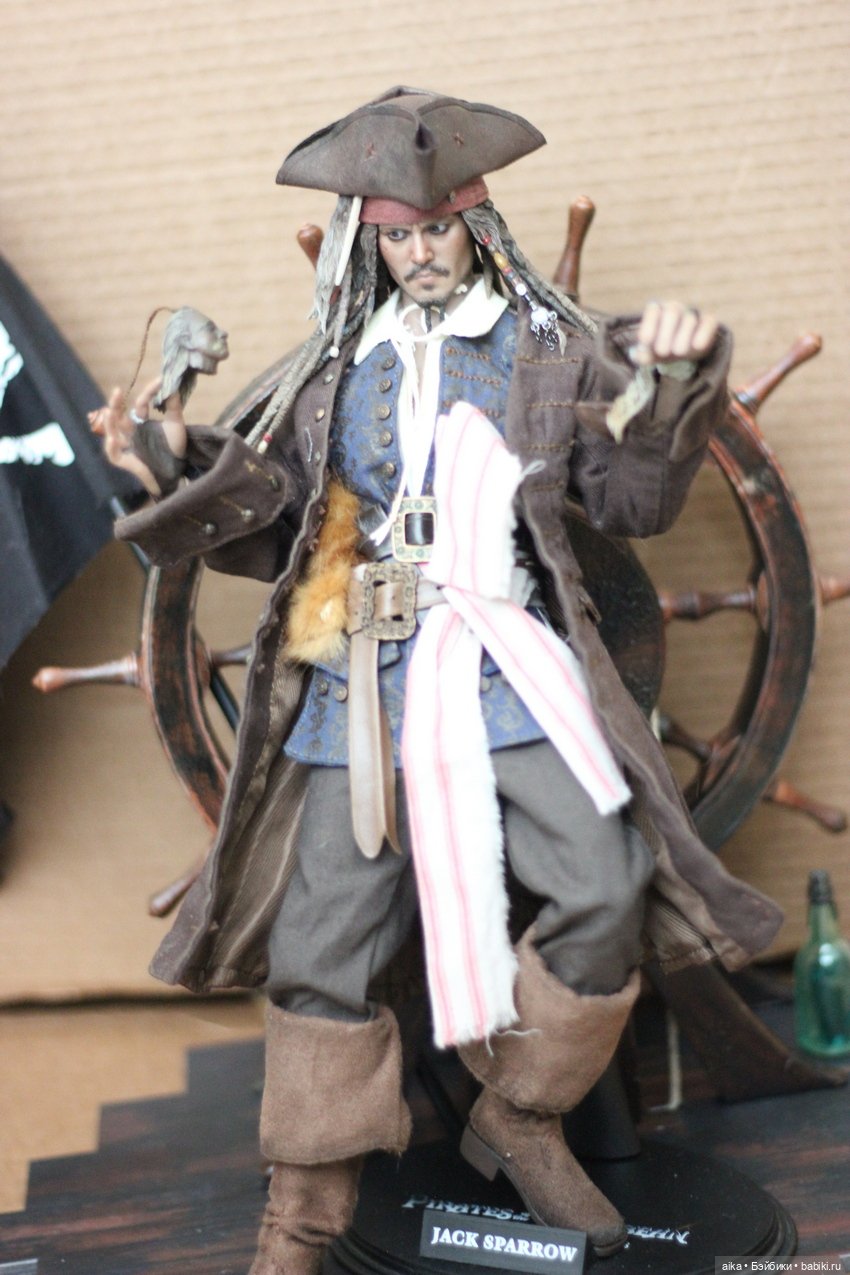 Фигурка Джека Воробья от Hot Toys