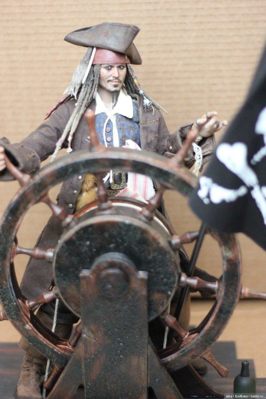 Фигурка Джека Воробья от Hot Toys