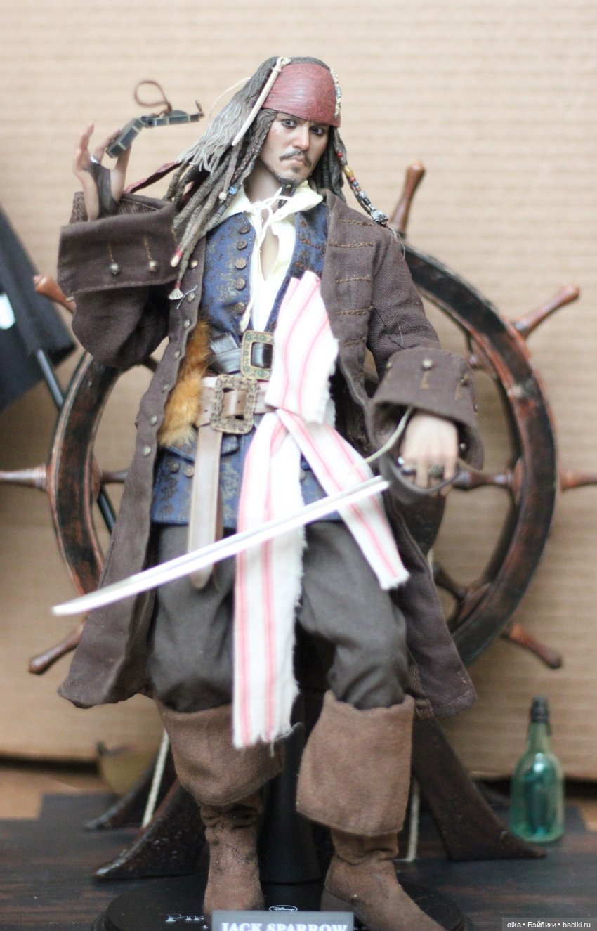 Фигурка Джека Воробья от Hot Toys