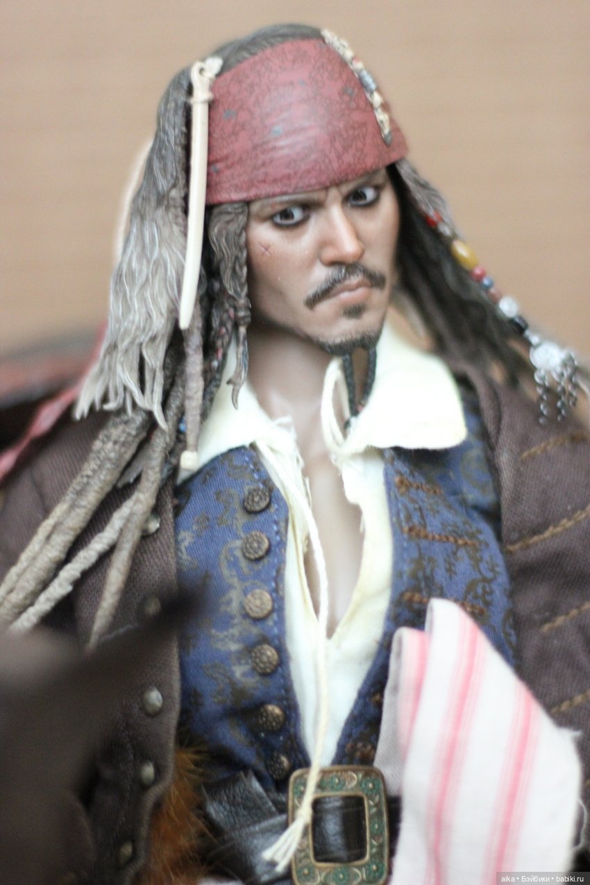 Фигурка Джека Воробья от Hot Toys