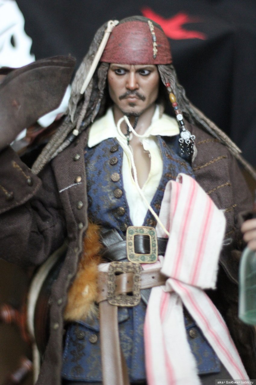Фигурка Джека Воробья от Hot Toys