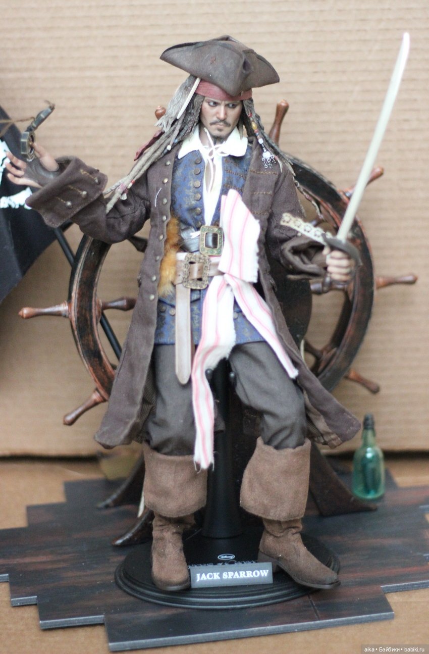Фигурка Джека Воробья от Hot Toys (фото 10)