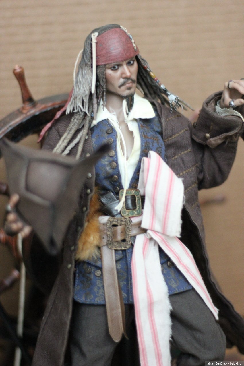 Фигурка Джека Воробья от Hot Toys
