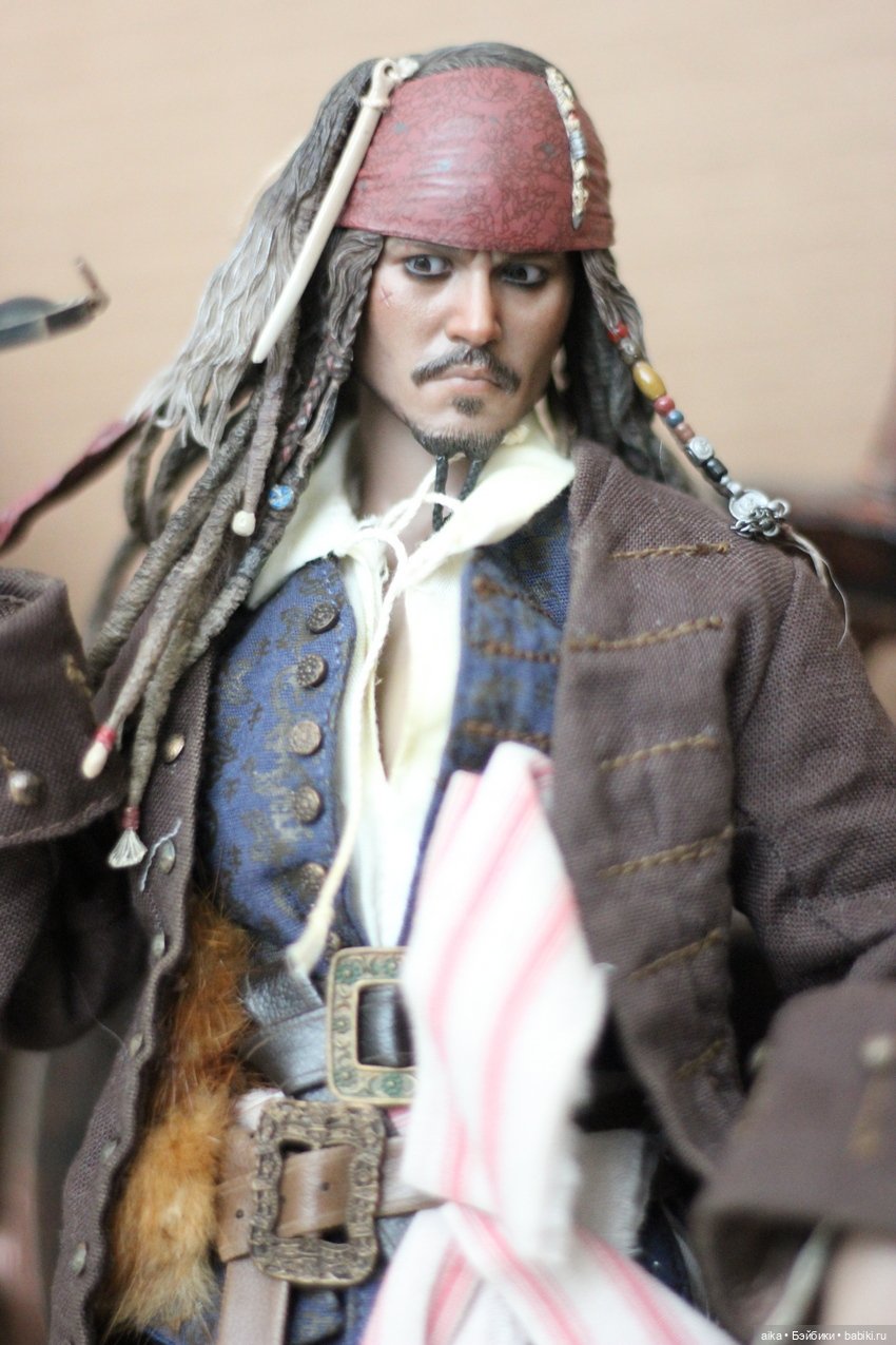 Фигурка Джека Воробья от Hot Toys