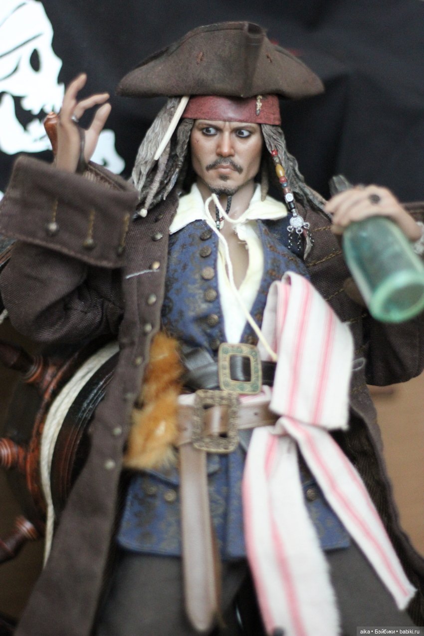 Фигурка Джека Воробья от Hot Toys