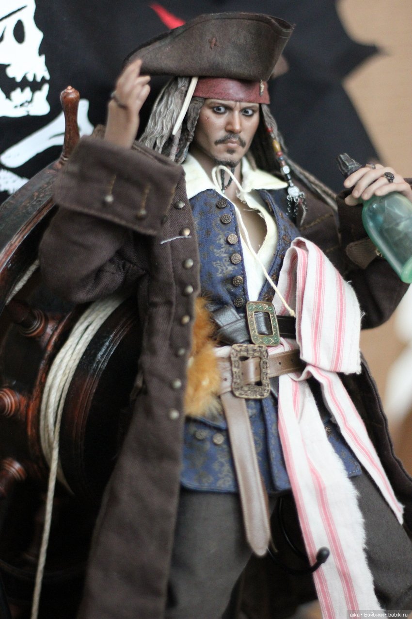 Фигурка Джека Воробья от Hot Toys