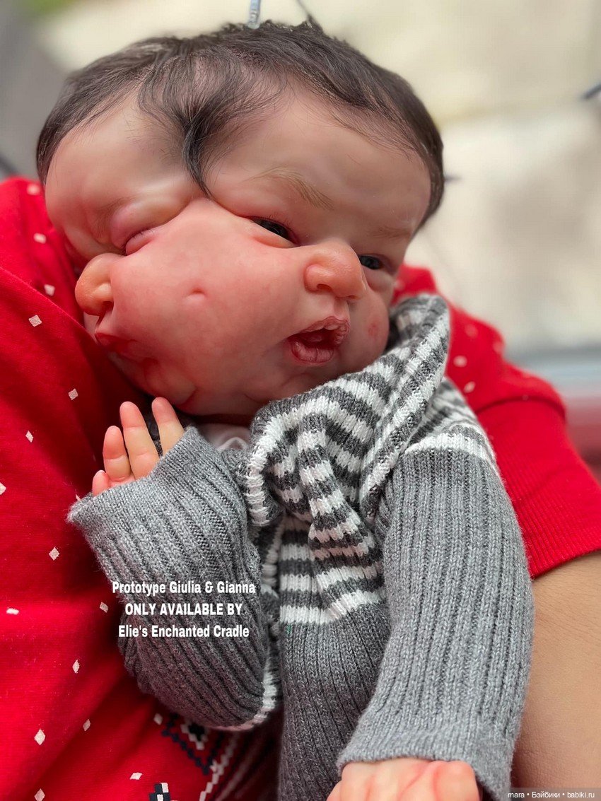 Gianna & Giulia скульптора Vincenzina Caré, автор прототипа Elie Habibi