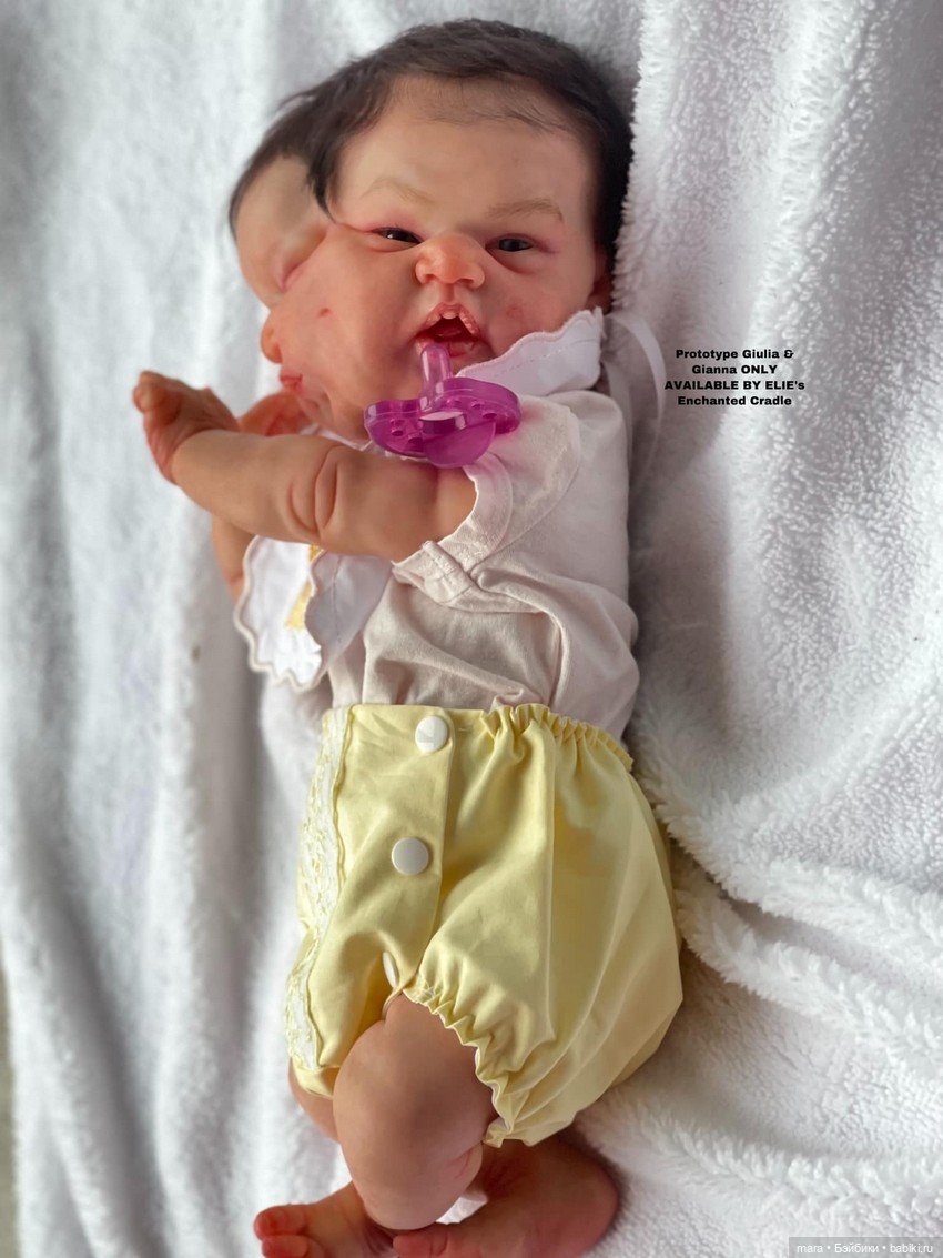 Gianna & Giulia скульптора Vincenzina Caré, автор прототипа Elie Habibi (фото 6)