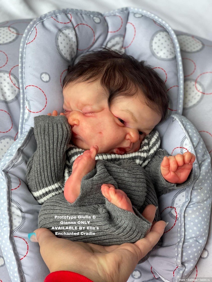 Gianna & Giulia скульптора Vincenzina Caré, автор прототипа Elie Habibi (фото 9)