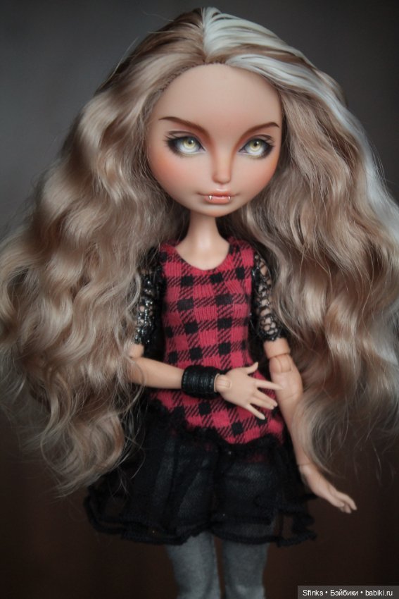 Волчица — ООАК Monster High и Ever After High: репейнт (фото 2)