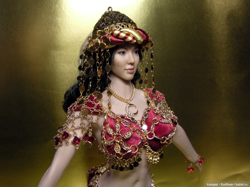 Золото на бархате. Шестнадцатый фасон восточного костюма для TBLeague Phicen