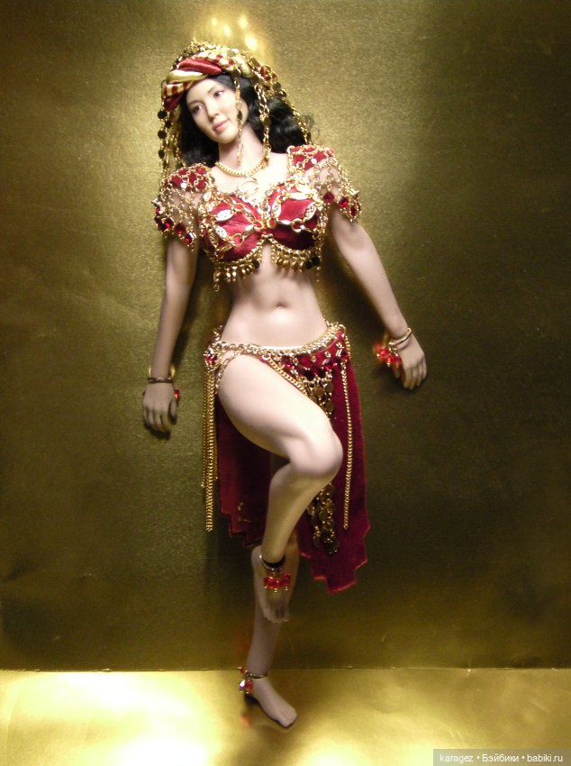 Золото на бархате. Шестнадцатый фасон восточного костюма для TBLeague Phicen (фото 8)