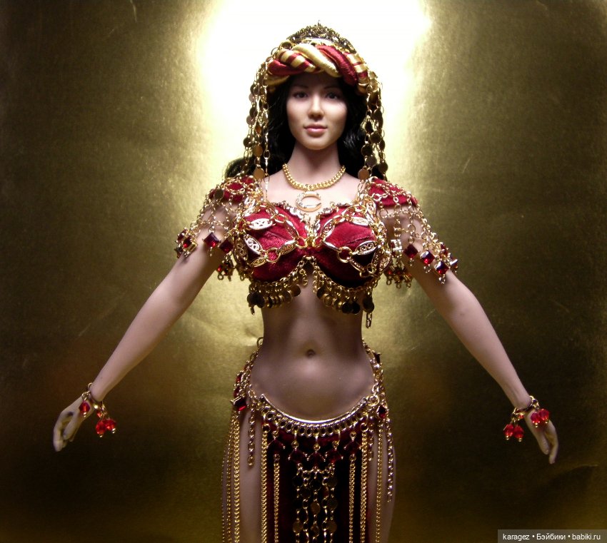 Золото на бархате. Шестнадцатый фасон восточного костюма для TBLeague Phicen (фото 3)