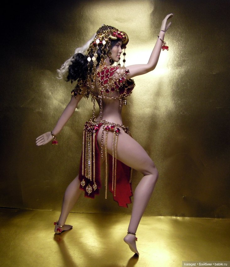 Золото на бархате. Шестнадцатый фасон восточного костюма для TBLeague Phicen