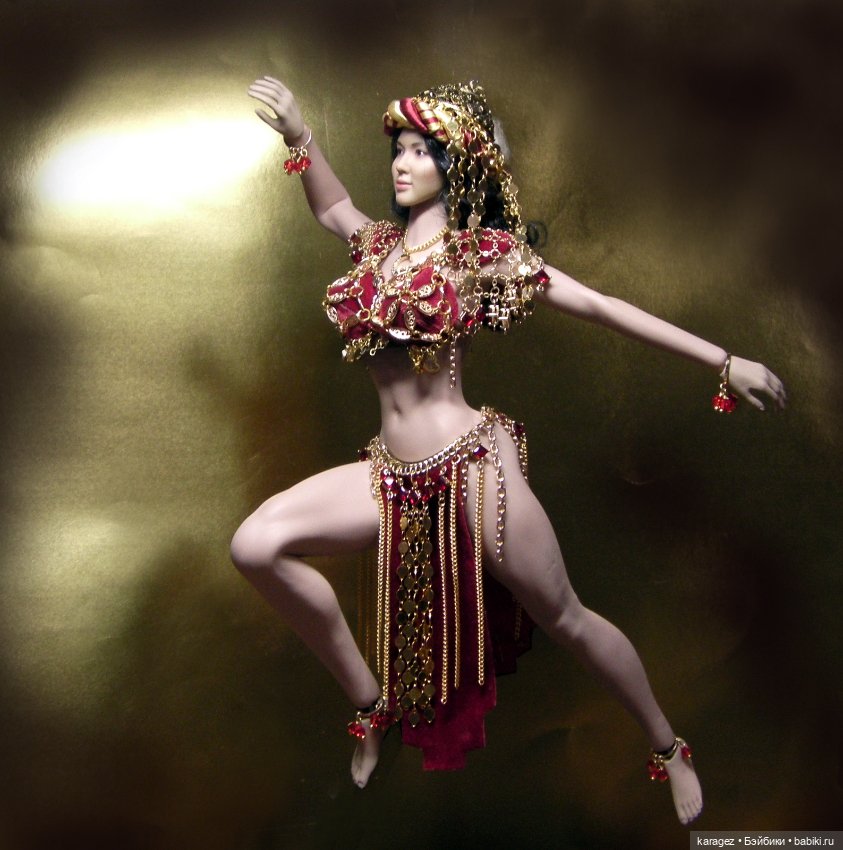 Золото на бархате. Шестнадцатый фасон восточного костюма для TBLeague Phicen