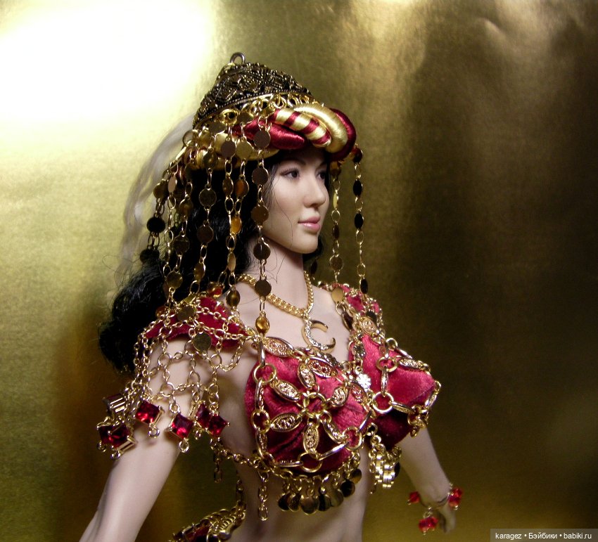 Золото на бархате. Шестнадцатый фасон восточного костюма для TBLeague Phicen (фото 2)