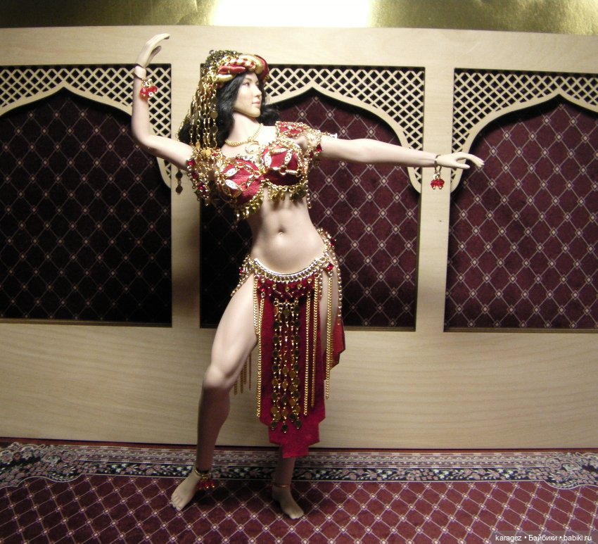 Золото на бархате. Шестнадцатый фасон восточного костюма для TBLeague Phicen