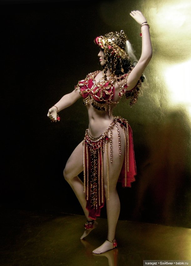 Золото на бархате. Шестнадцатый фасон восточного костюма для TBLeague Phicen