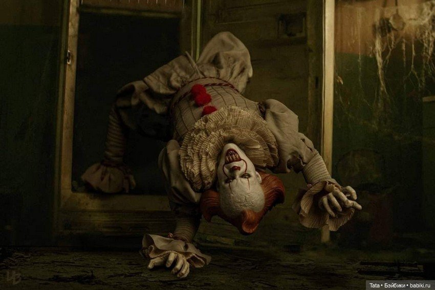 Пеннивайз в масштабе 1/6 от Hot Toys по мотивам фильма «Оно»