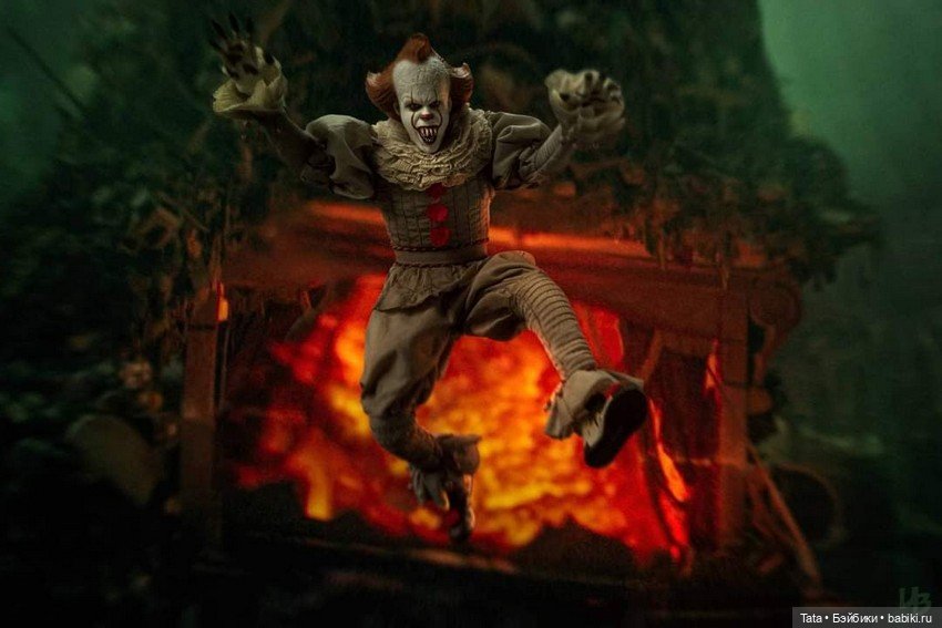 Пеннивайз в масштабе 1/6 от Hot Toys по мотивам фильма «Оно» (фото 9)