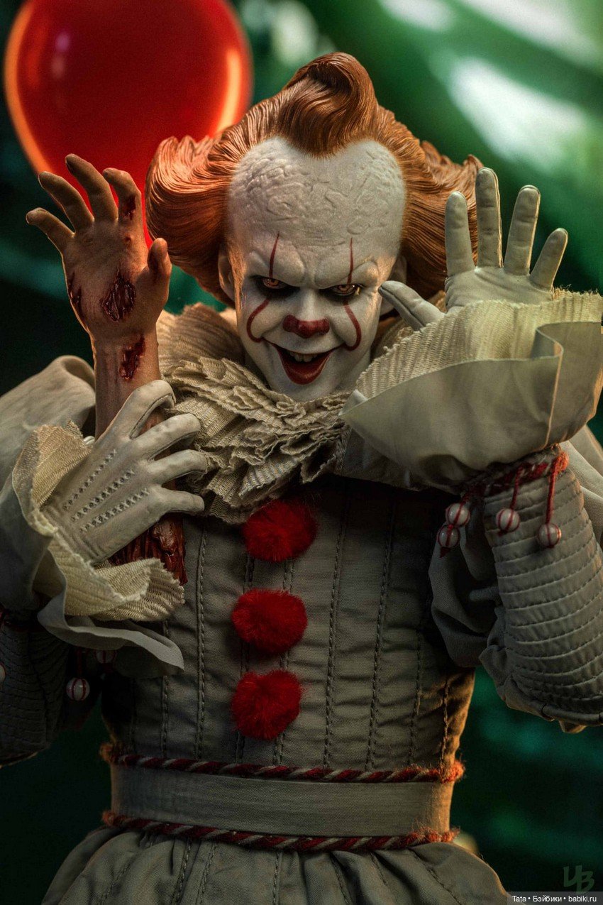 Пеннивайз в масштабе 1/6 от Hot Toys по мотивам фильма «Оно»