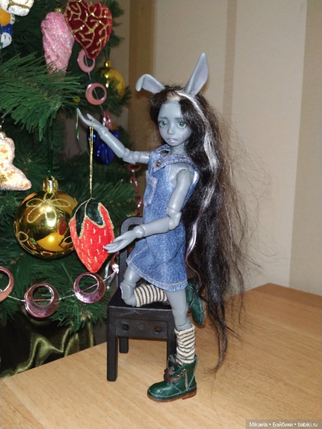 Он приближается — Новый год и Рождество: праздничные фото кукол (фото 6)