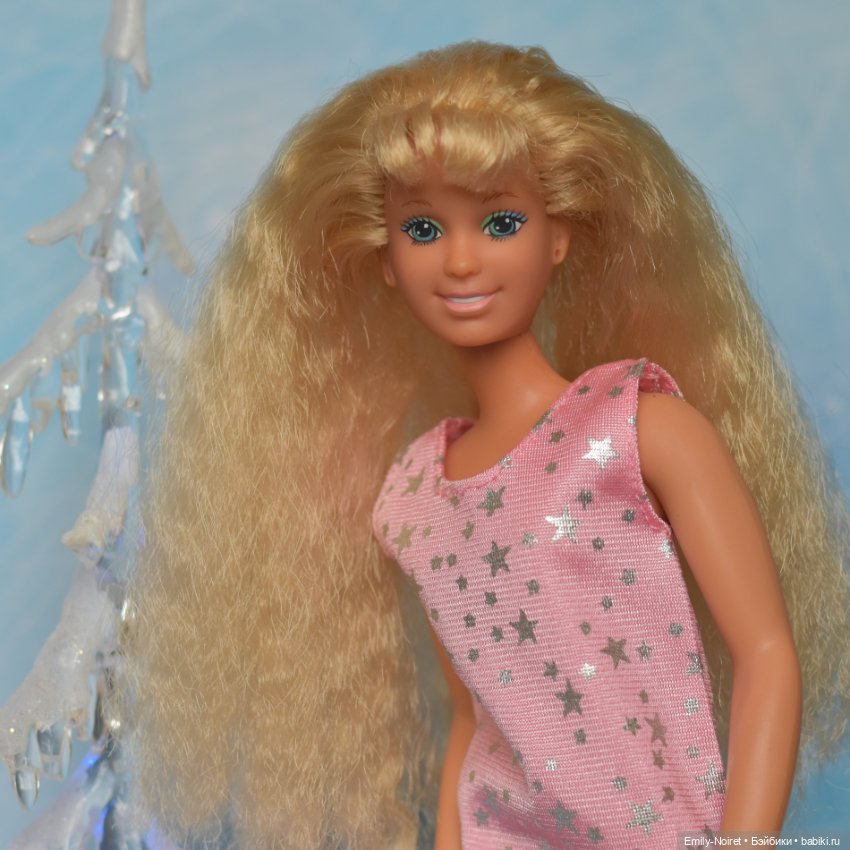 Майли - девушка с пышными волосами (фото 9)