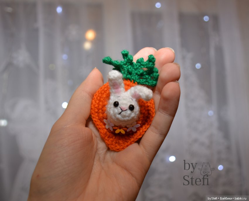 Морковный кролик. Магнитик на холодильник (фото 5)