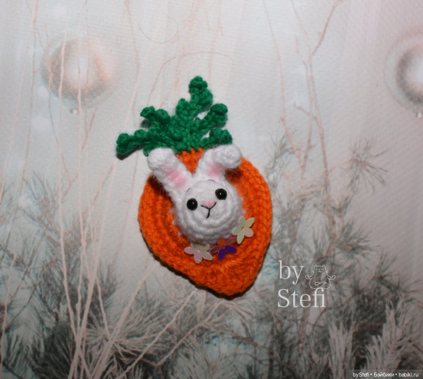 Морковный кролик. Магнитик на холодильник (фото 7)