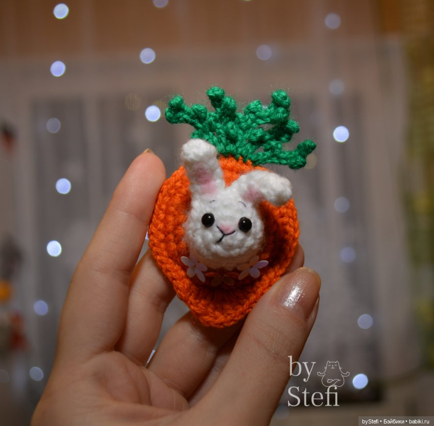 Морковный кролик. Магнитик на холодильник (фото 4)