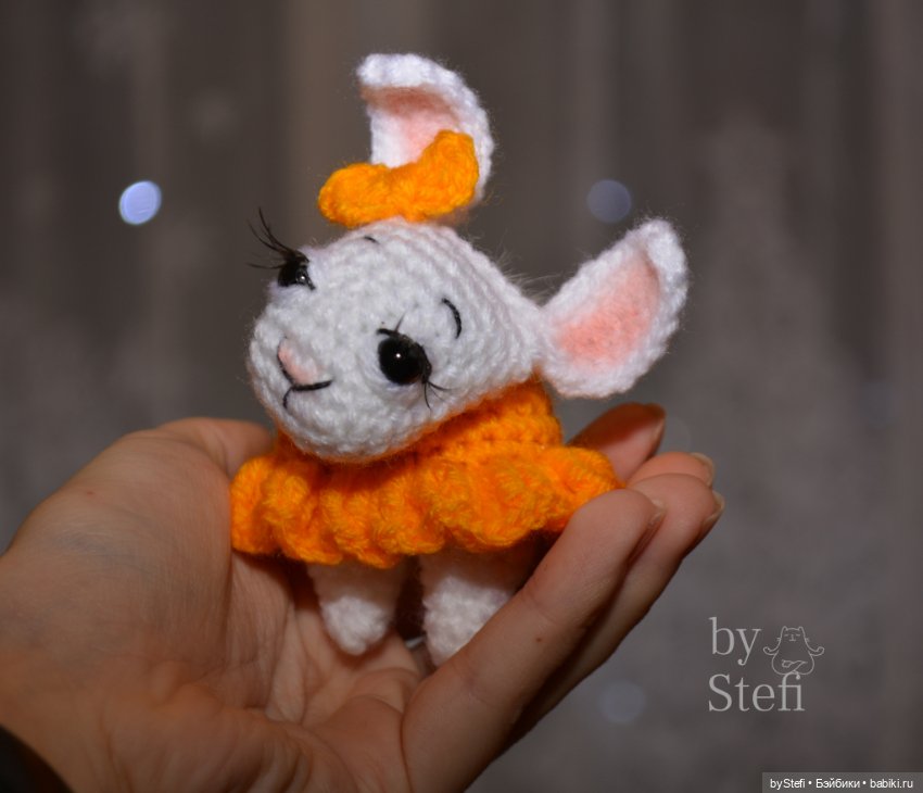 Ещё один зайчишка. Зайчиха. Магнитик (фото 5)