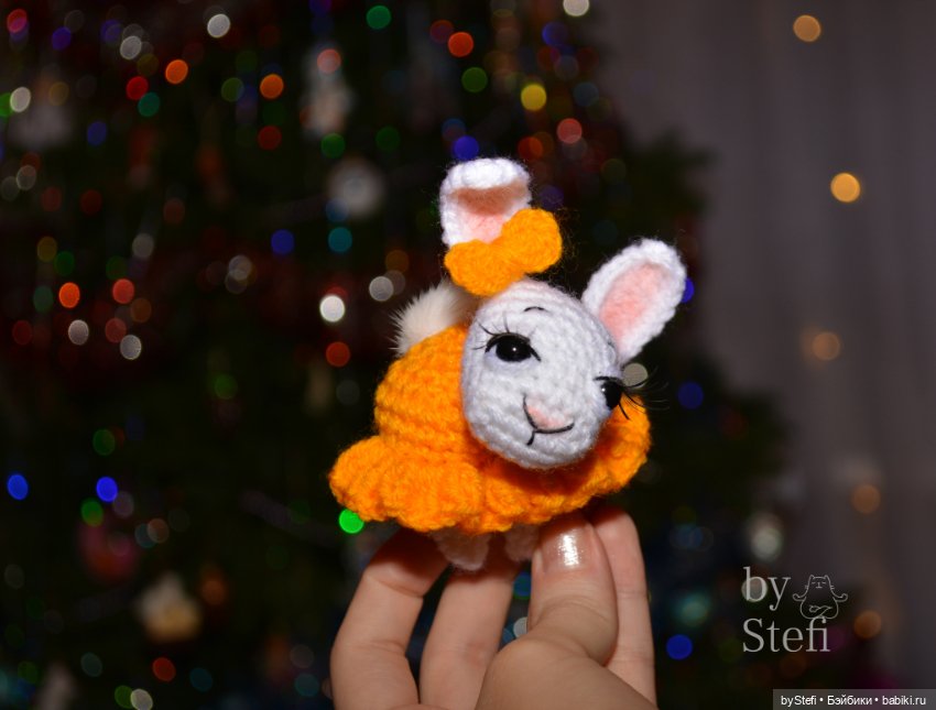 Ещё один зайчишка. Зайчиха. Магнитик (фото 4)