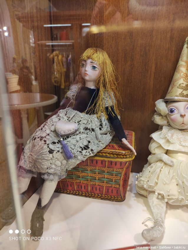 Зайчата, Стеша и Марфа в детском Гуме