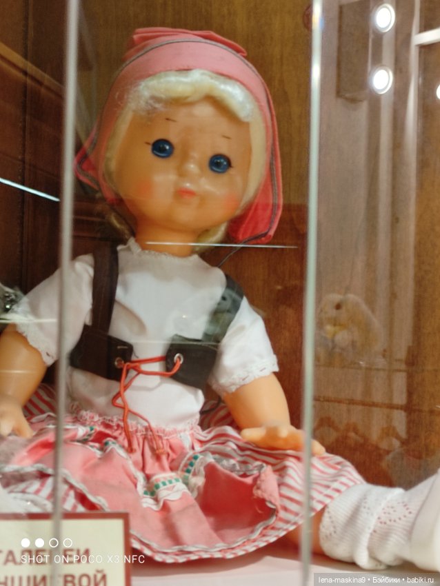 Зайчата, Стеша и Марфа в детском Гуме