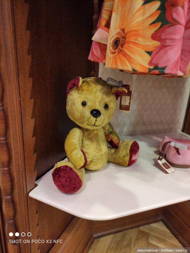 Зайчата, Стеша и Марфа в детском Гуме