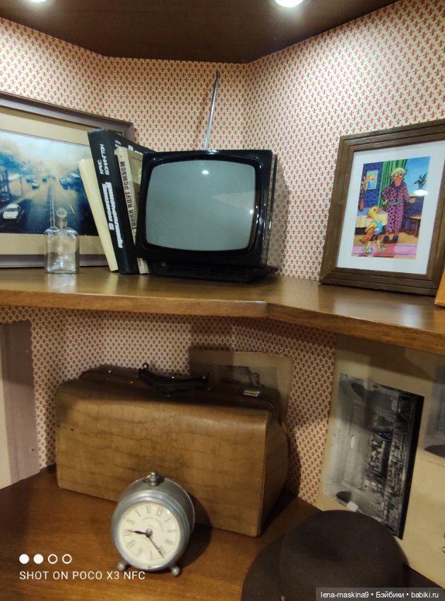 Зайчата, Стеша и Марфа в детском Гуме