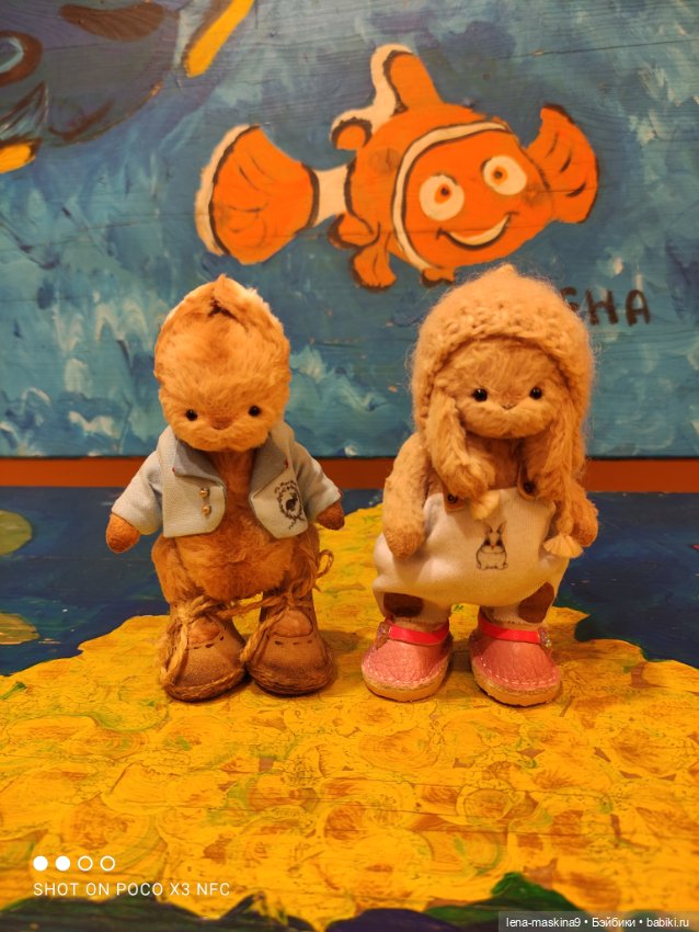 Зайчата, Стеша и Марфа в детском Гуме