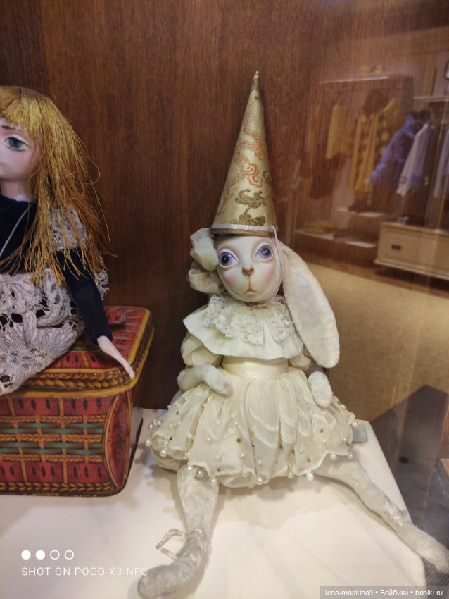 Зайчата, Стеша и Марфа в детском Гуме