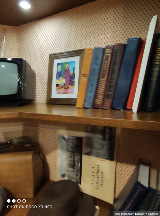 Зайчата, Стеша и Марфа в детском Гуме