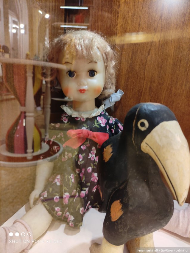 Зайчата, Стеша и Марфа в детском Гуме