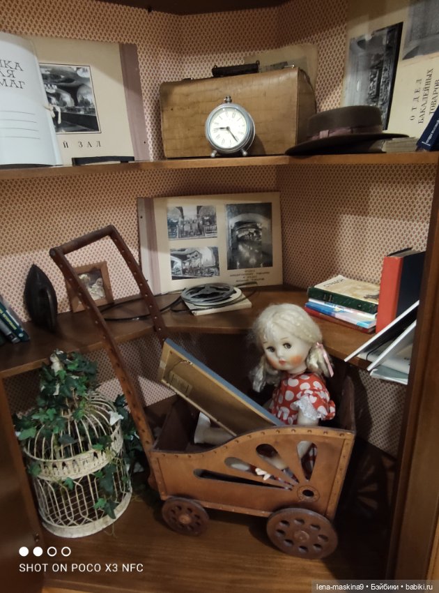 Зайчата, Стеша и Марфа в детском Гуме