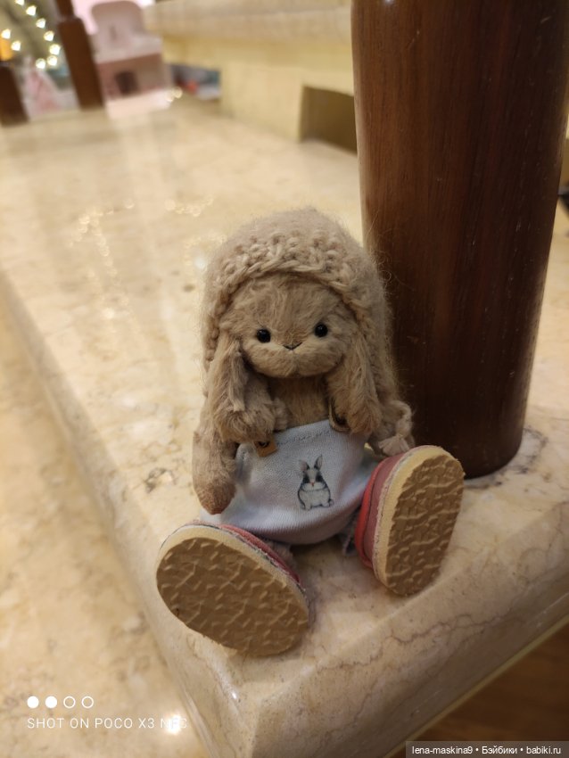 Зайчата, Стеша и Марфа в детском Гуме