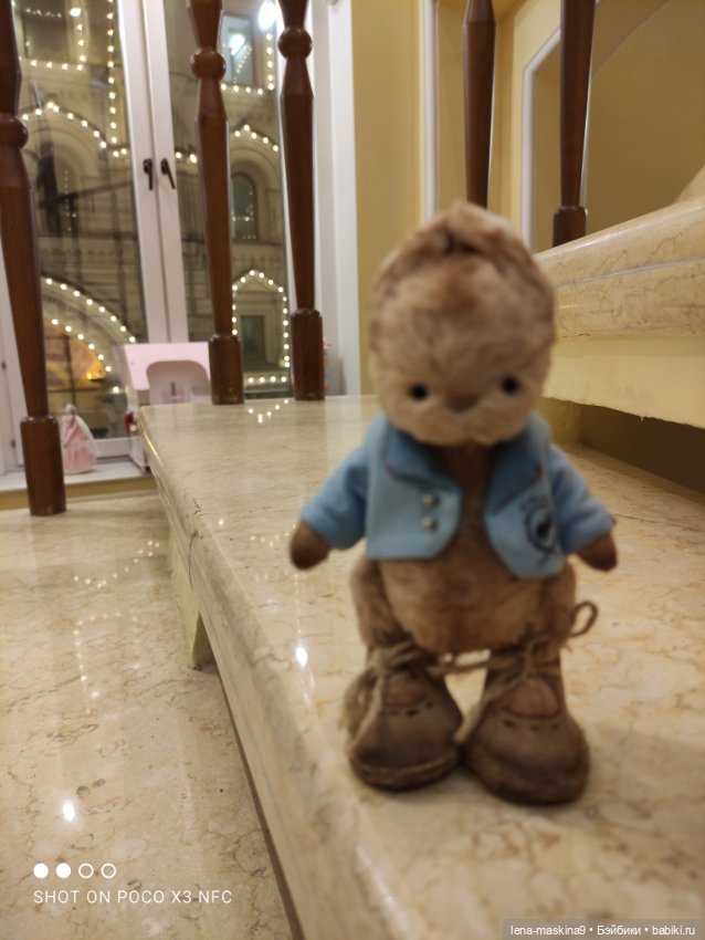 Зайчата, Стеша и Марфа в детском Гуме