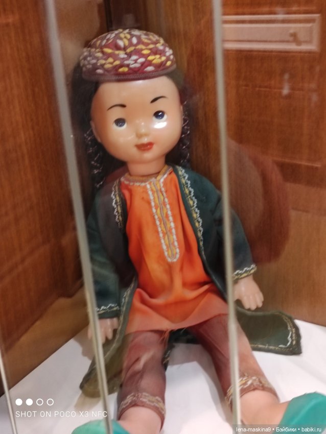 Зайчата, Стеша и Марфа в детском Гуме