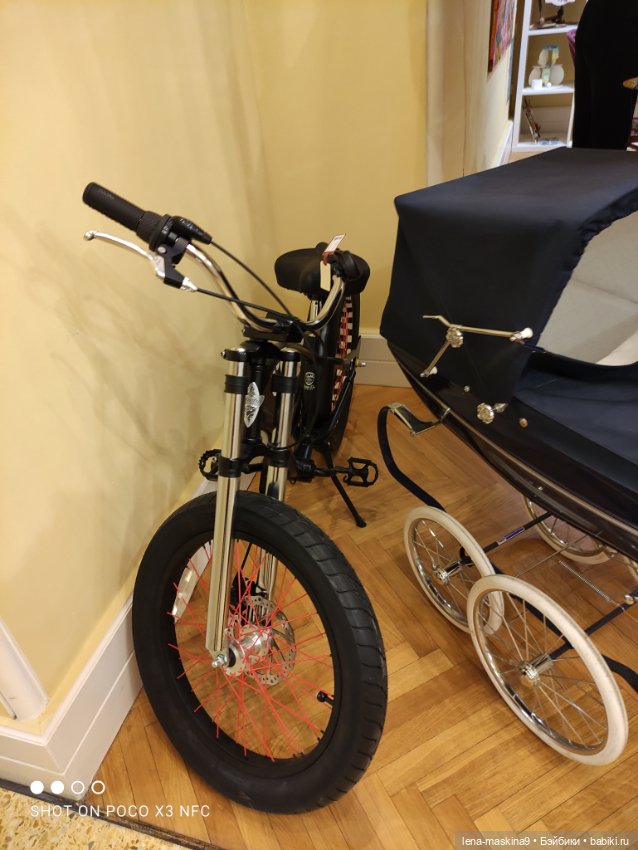 Зайчата, Стеша и Марфа в детском Гуме