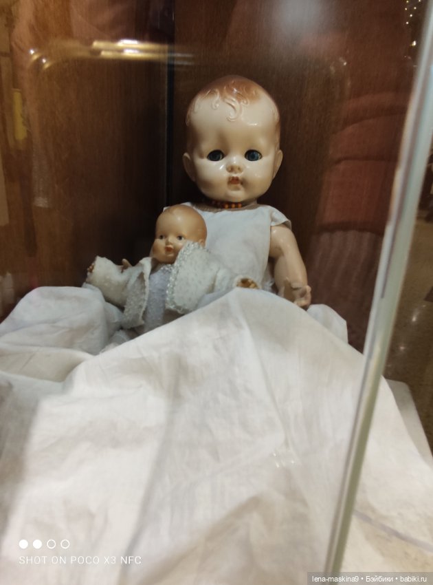 Зайчата, Стеша и Марфа в детском Гуме